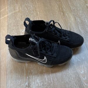 Nike vapormax Black Knit Sneakers with White Logo
